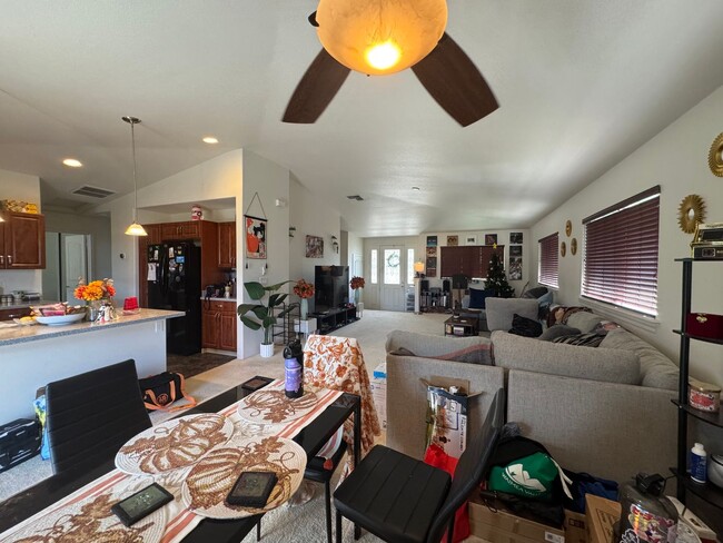 Foto del edificio - Beautiful 3-Bedroom & 3-Bathroom (Kapolei,...