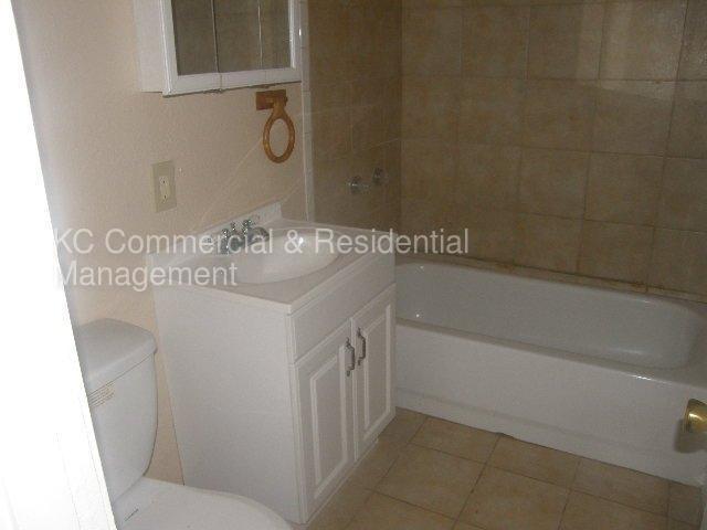 Building Photo - 5132 Skiles Ave