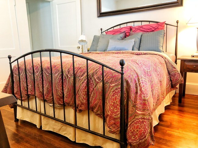 Building Photo - 411 W 11th St