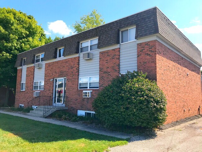 Building Photo - 203 Parkinson St