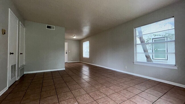 Foto del edificio - Hidden Gem, Walking distance to TCU!