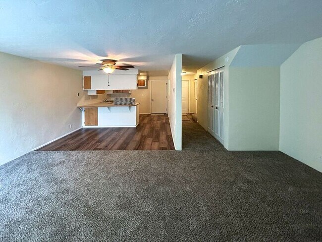 Building Photo - 267 S 40th St