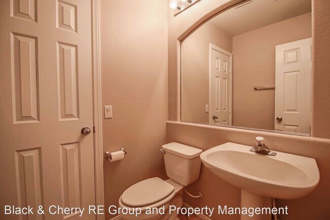 Foto del edificio - 10401 Horseback Ridge Ave