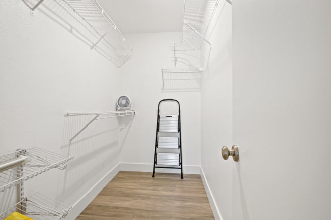 Building Photo - 1070 Calle Del Cerro