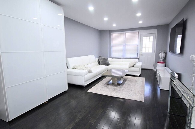 Foto del edificio - 2800 Coyle St
