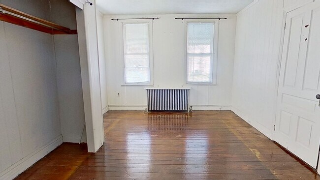 Foto del edificio - First-Floor Living in West York