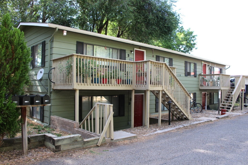 Primary Photo - 1226 Maple St