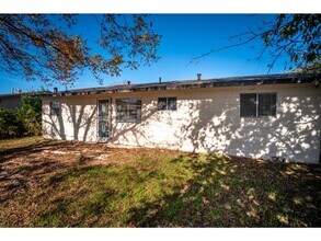 Building Photo - 6916 Shady Grove Dr