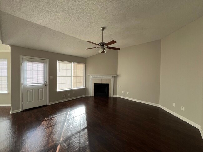 Foto del edificio - 9001 Fulton Ln