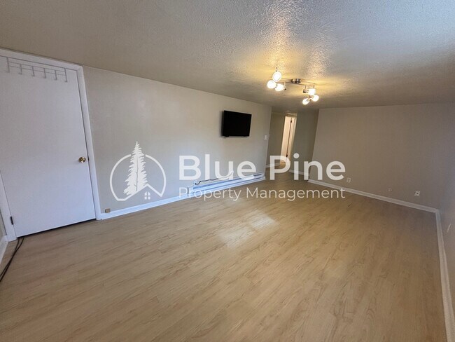 Foto del edificio - 660 1/2 Park Lane