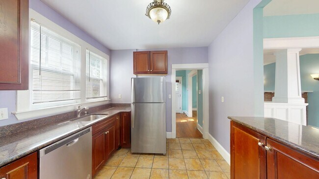 Foto del edificio - Brookland Three Bedroom House Available fo...