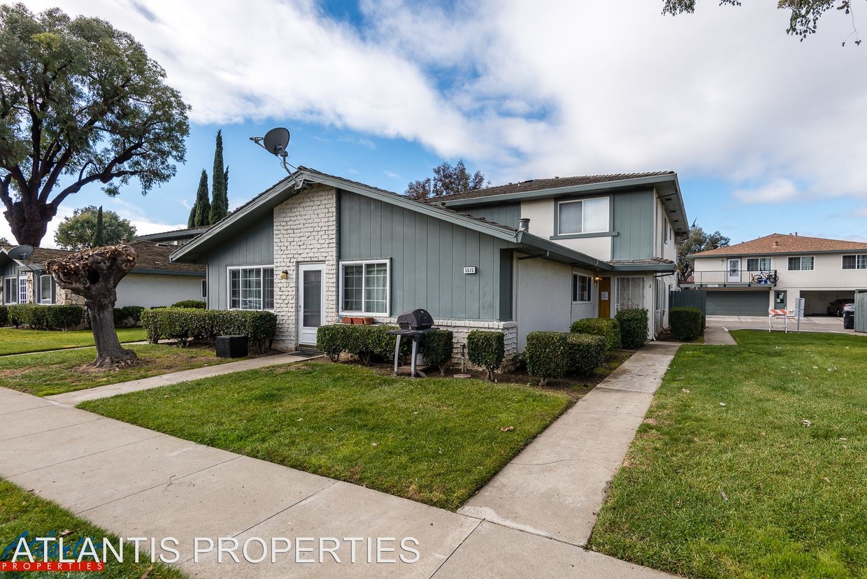 Foto principal - 5515 Spinnaker Dr