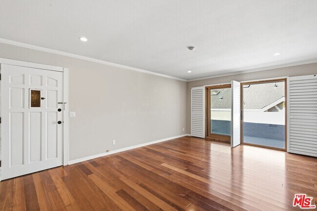 Foto del edificio - 1807 Carnegie Ln