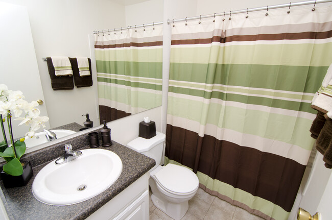 Baño de Okemo Village - Okemos Village Apartments