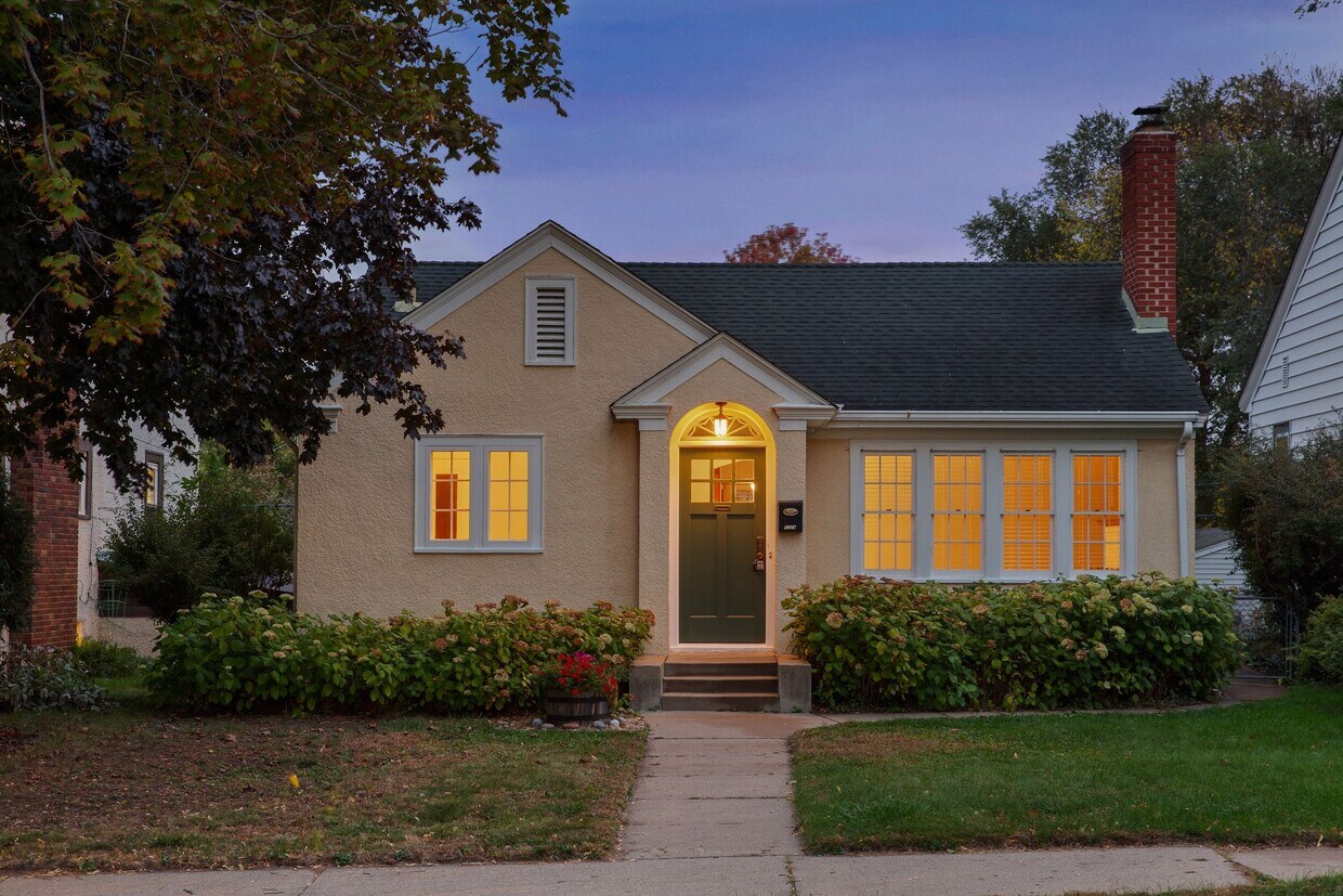 Foto principal - 5229 Ewing Ave S