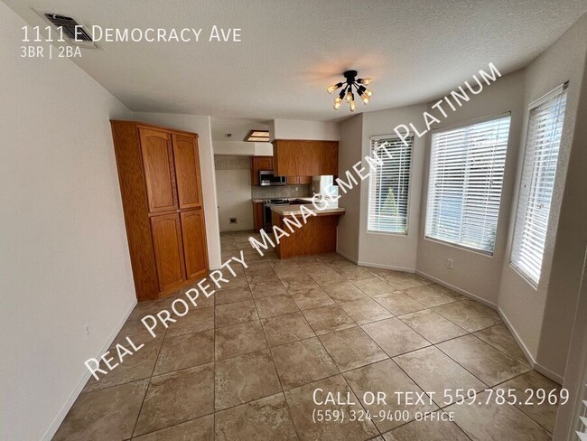 Foto del edificio - $2,295 Champlain & Perrin,  3 bedroom 2 ba...