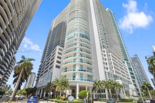 Building - 1800 N Bayshore Dr