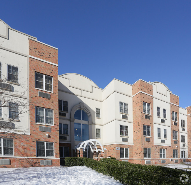 Building Photo - The Fountains Apartments