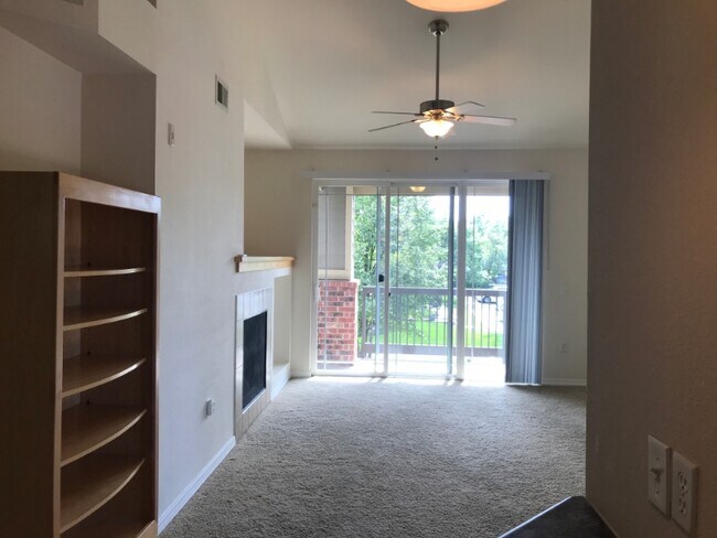 Building Photo - 2450 Windrow Dr