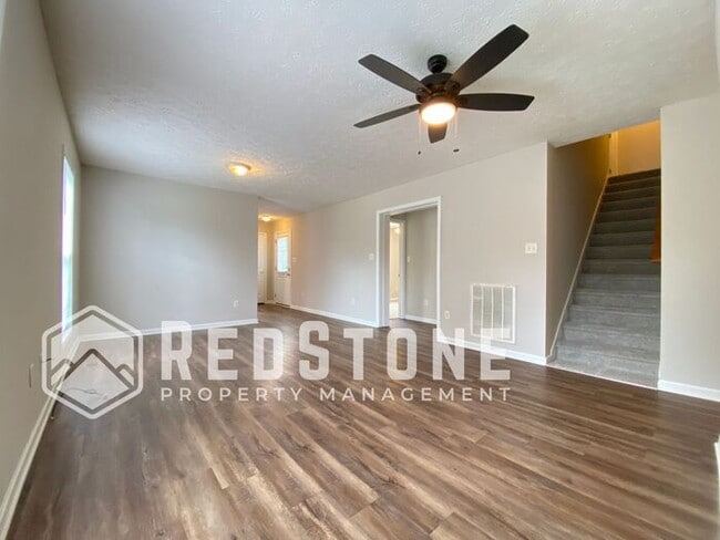 Building Photo - 3 Bedroom, 3 Bath - Duplex