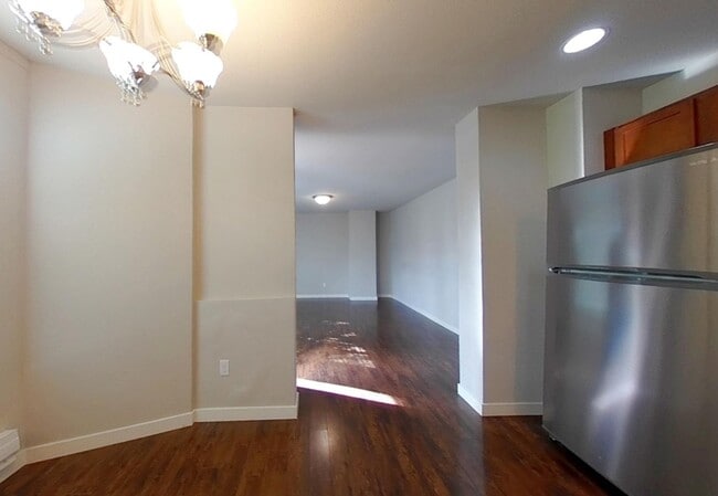 Building Photo - 1713 - Restore