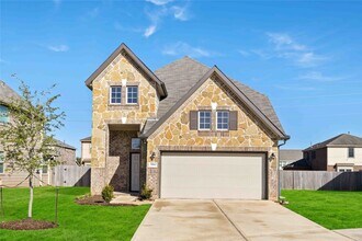 Building Photo - 5914 Prince Pl Dr