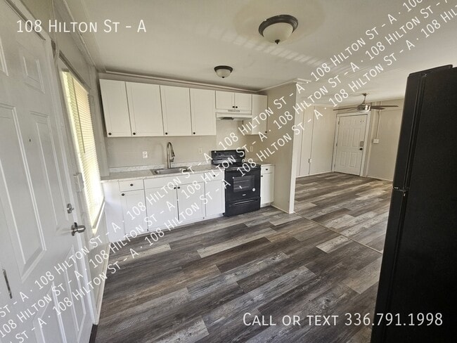 Building Photo - 108 Hilton St