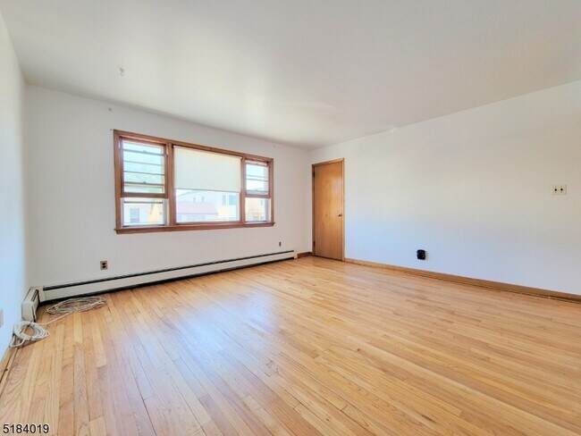 Building Photo - 214 N 3rd St