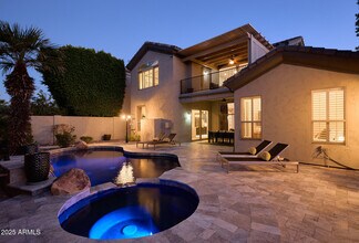 Building Photo - 3202 E Orange Dr