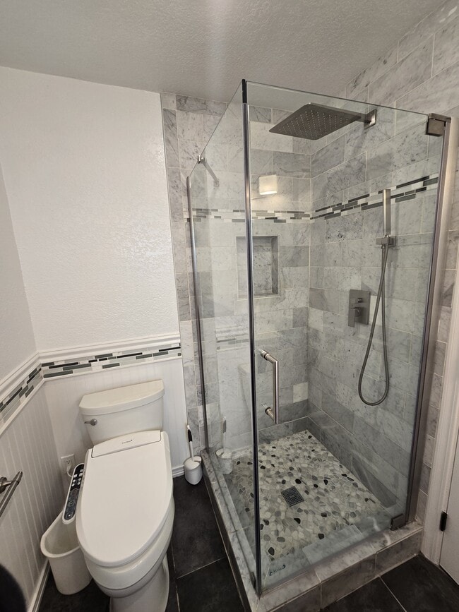 Foto del edificio - 544 Silver Lake Dr