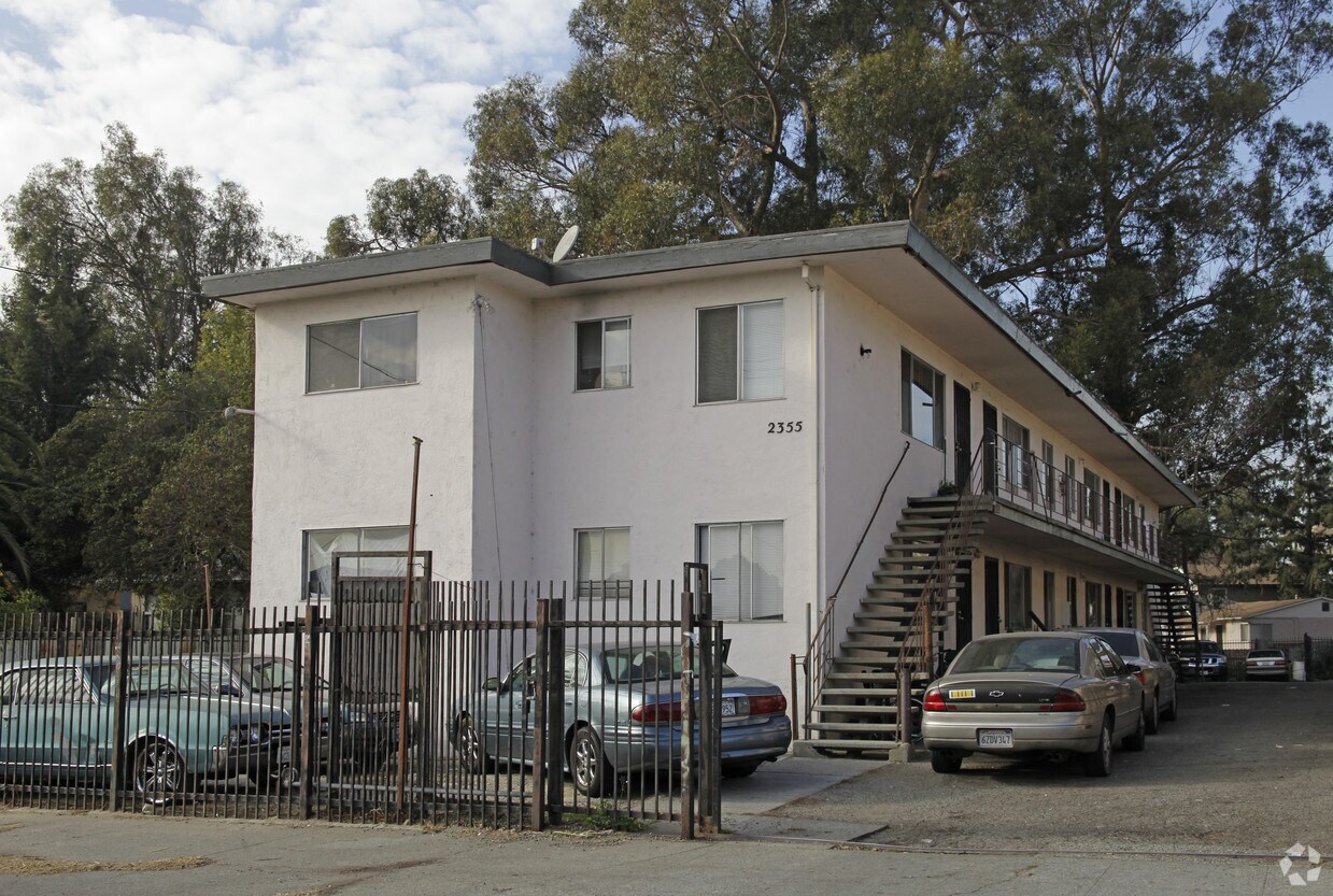 Foto principal - 2355 Humboldt Ave