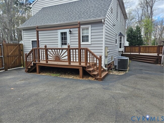 Building Photo - 517 Pleasanthill Dr