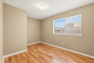 Building Photo - 12318 Fetlock Dr
