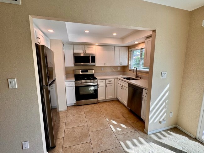 Building Photo - 75245 Vista Corona