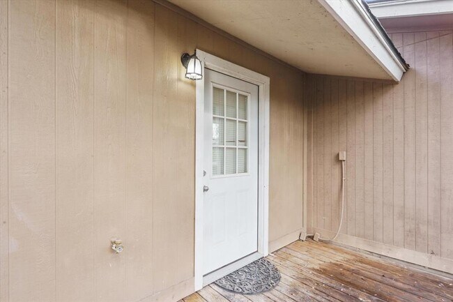 Foto del edificio - 23393 Nameless Rd