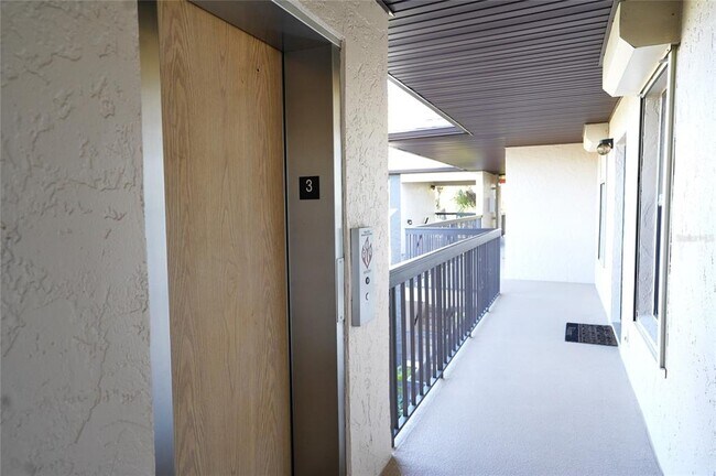 Foto del edificio - 1999 Kings Hwy