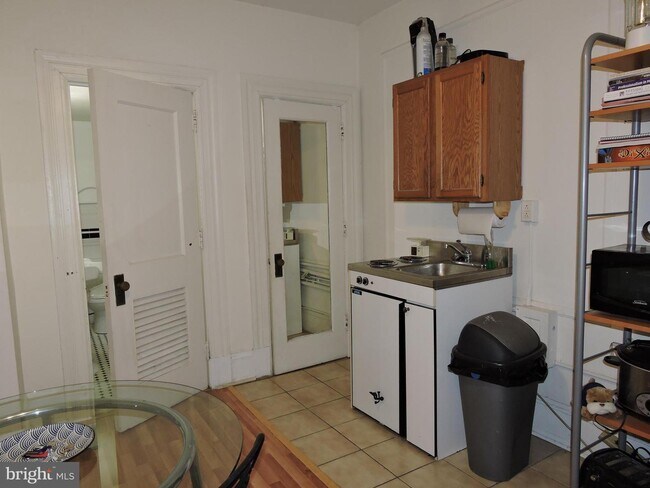 Building Photo - 1324 Locust St