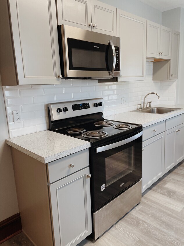 Foto principal - 112 W Lancaster Ave