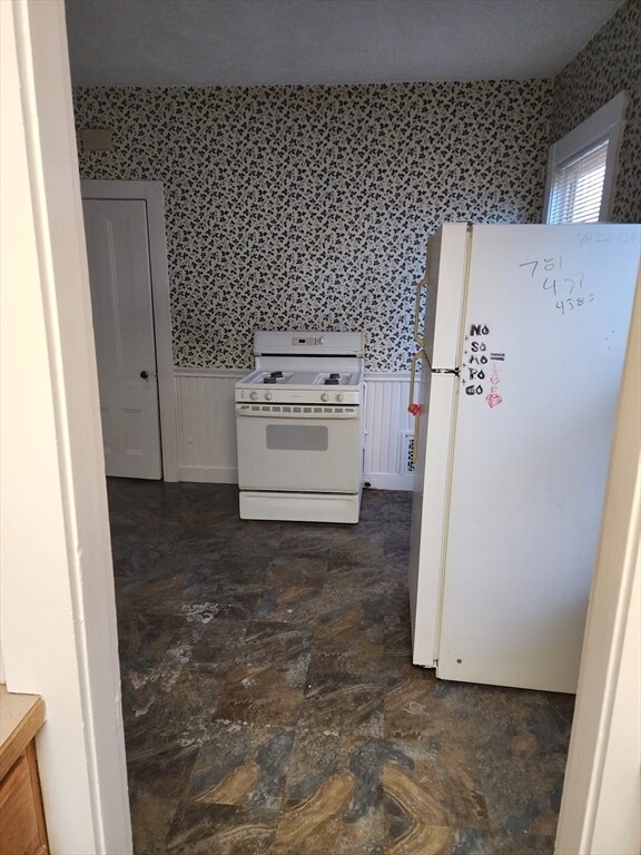 Building Photo - 148 Maple