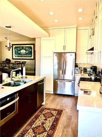 Building Photo - 5605 Seashore Dr
