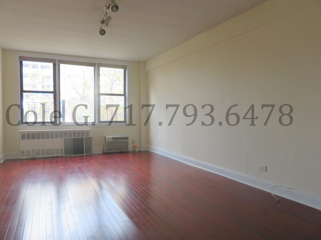 Primary Photo - 210 W 13th St