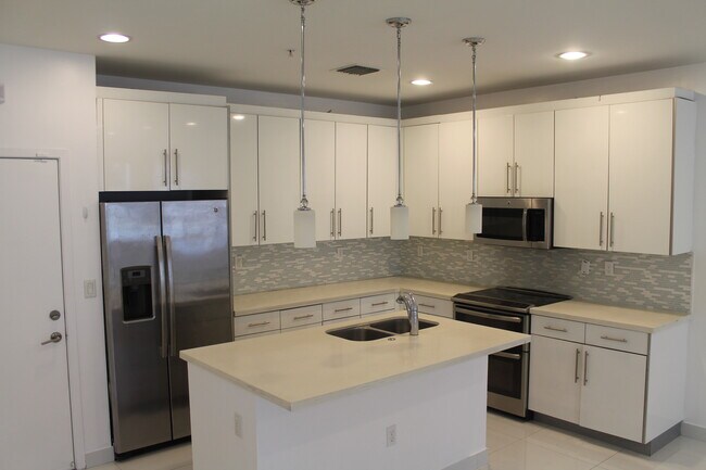Foto del edificio - 2630 NE 213th St