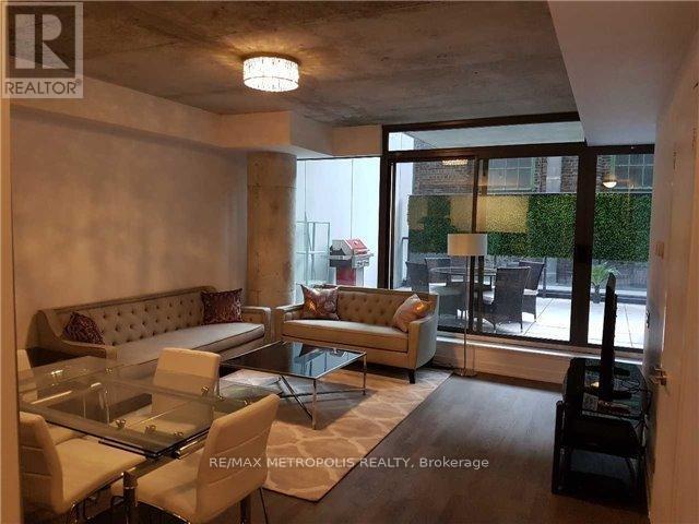 Photo du bâtiment - 560 King St W