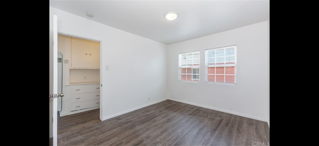 Foto del edificio - 4117 W 166th St
