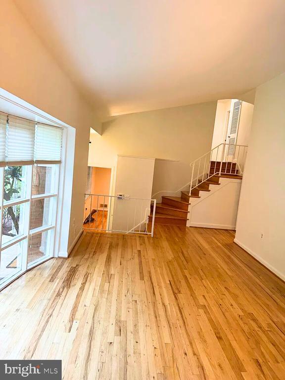 Building Photo - 9124 Friars Rd