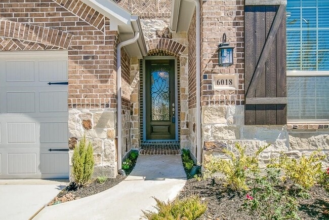 Foto del edificio - 6018 Grace Falls Dr