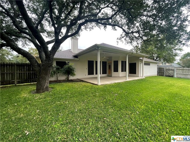 Building Photo - 5612 Legacy Oaks Dr