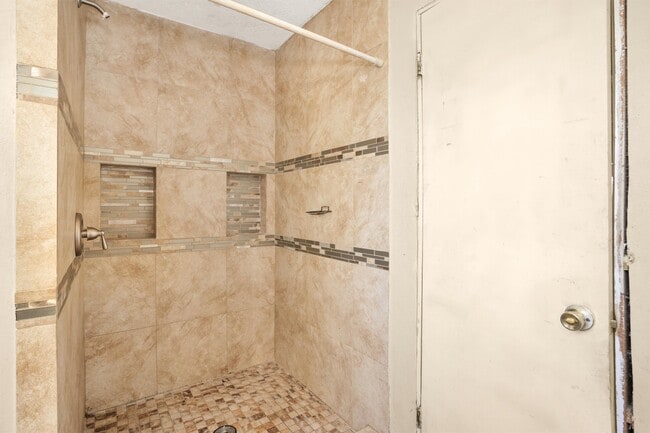 Foto del edificio - 601 S Cochran St