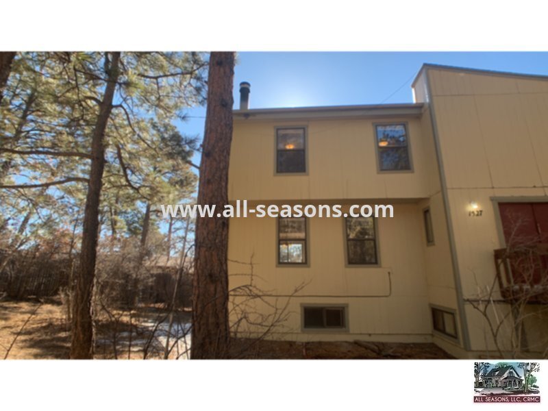 Primary Photo - Charming multi-story duplex unit, nestled ...