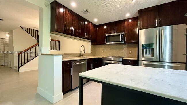 Foto del edificio - 20945 Bay Ct